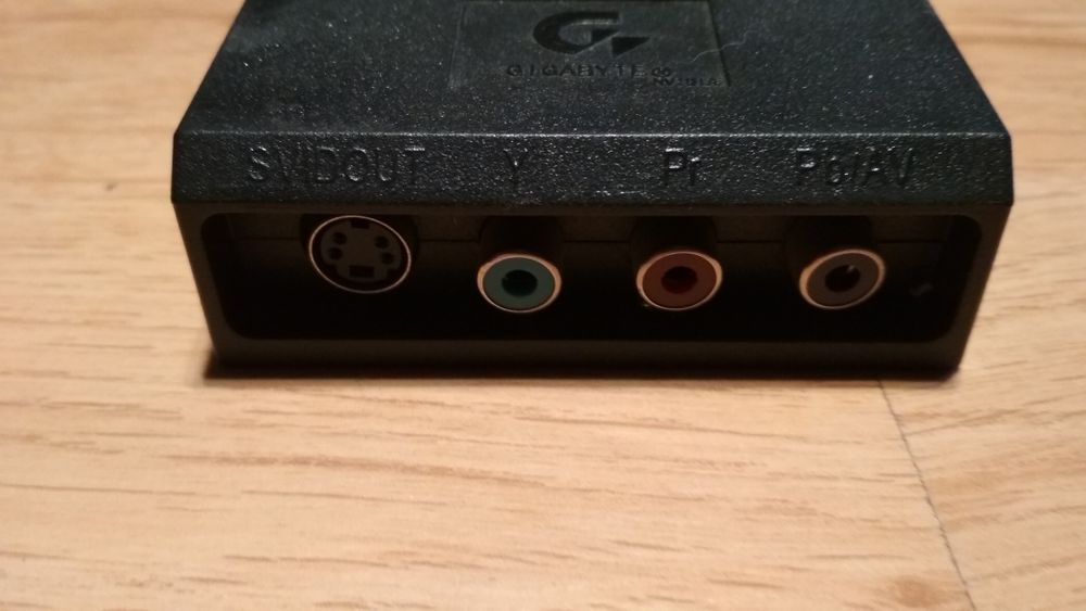 Adapter S-Video na HDTV