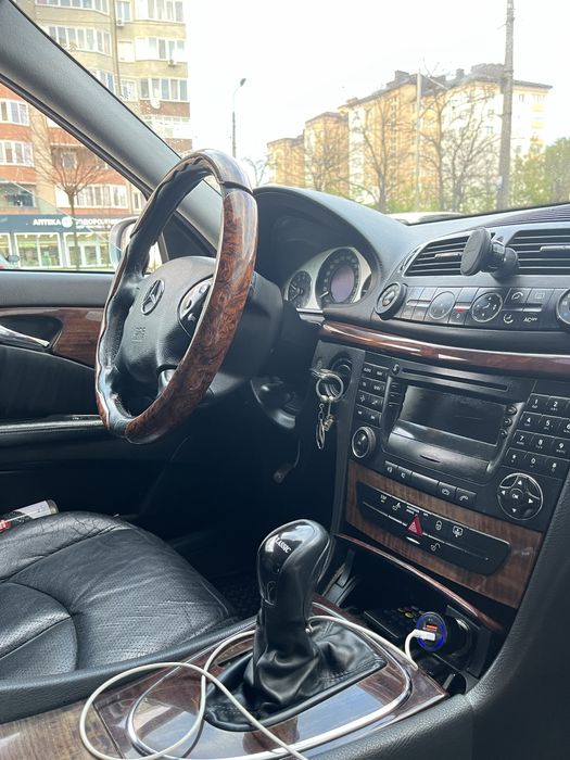 Mercedes benz e211
