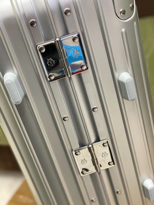 Rimowa Cabin size luggae