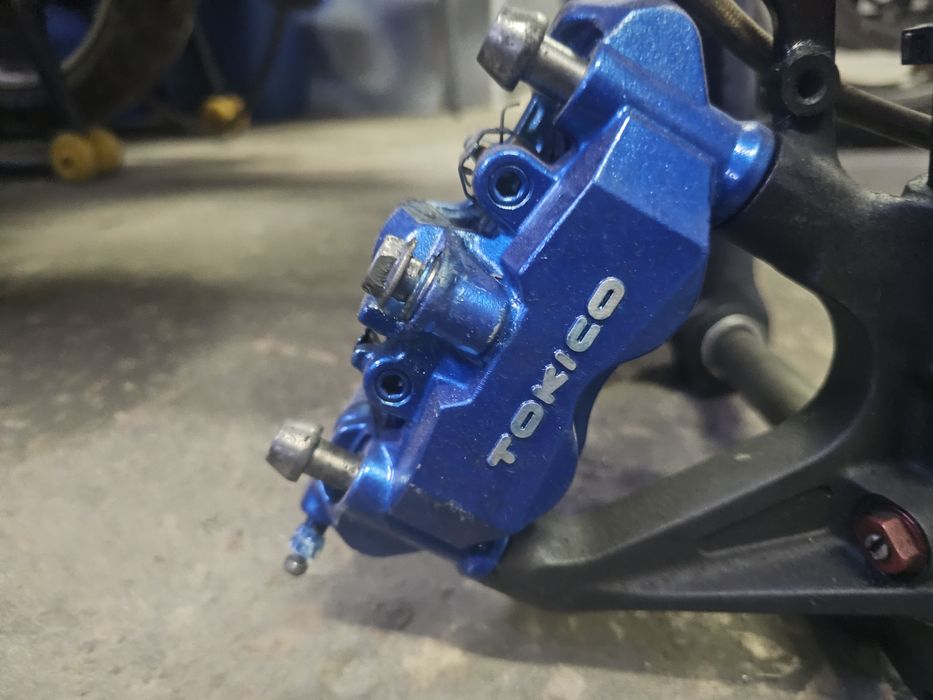 Material gsxr k2 1000