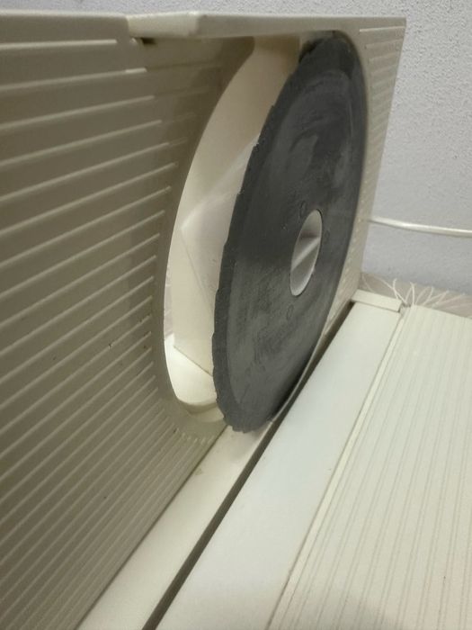 Maquina de cortar fiambre AEG