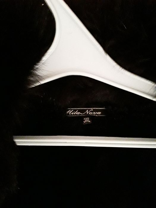 Зимова дубленка в гарному стані .