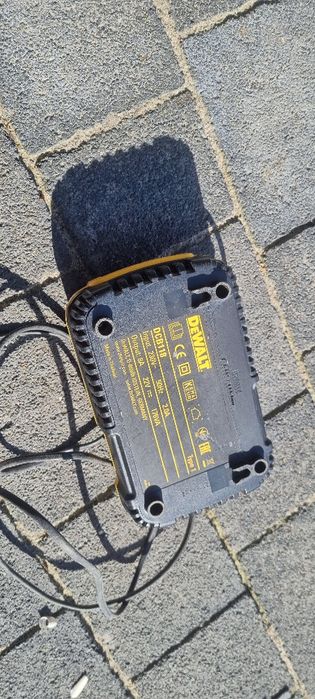 Szybką ładowarka dewalt  118