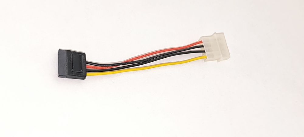 Adapter kabel zasilający Molex do SATA 16 cm do komputera PC