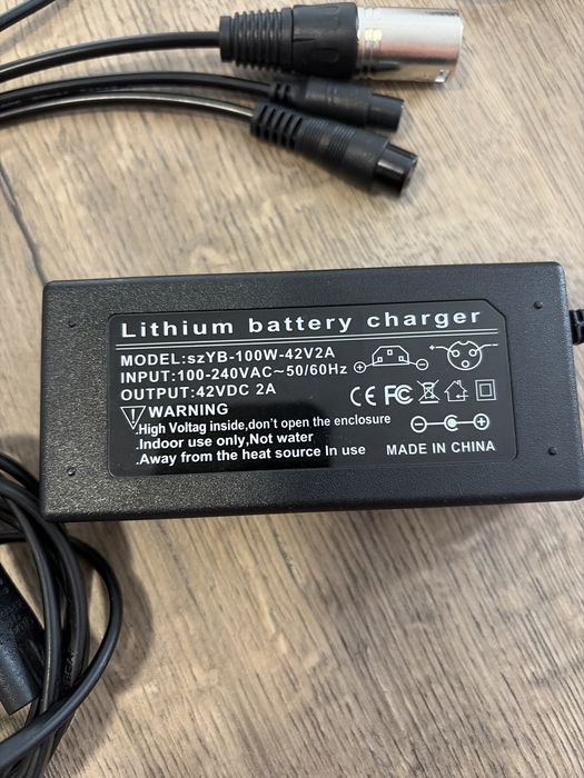 Ładowarka / zasilacz  SZYB-100W-42V2A – 42V / 2A