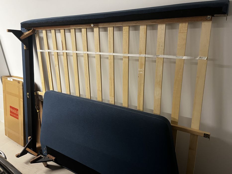 Cama 160 x 200 - modelo Vienne em tecido azul escuro