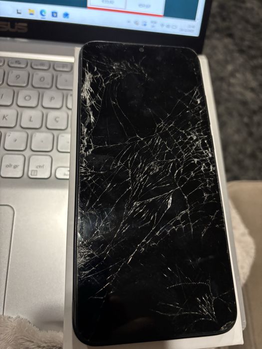 Xiaomi Redmi  9A 32gb 2gb RAM ecrã partido