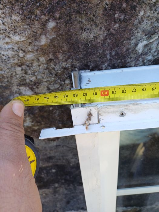 Janela de alumínio vidro duplo.