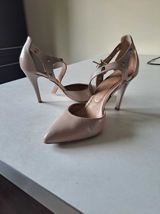Buty damskie na obcasie