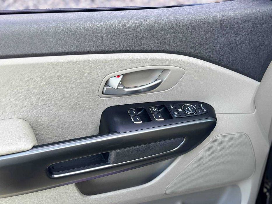 KIA CARNIVAL 2.2 дизель