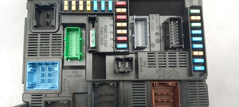 Caixa fusíveis / SAM / BSI PEUGEOT 208