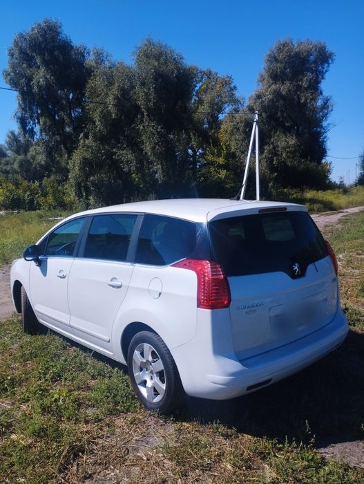 Продам Peugeot 5008 2010 р. у гарному стані