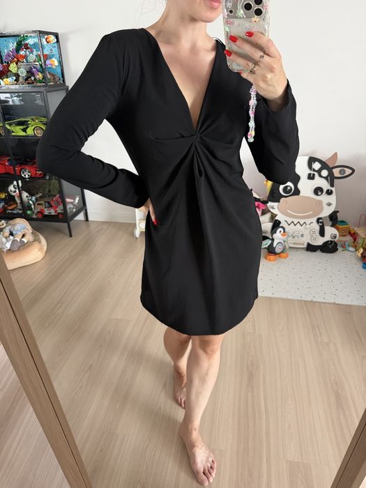 Czarna cieńka sukienka na lato do biura, elegancka na codzień Zara s