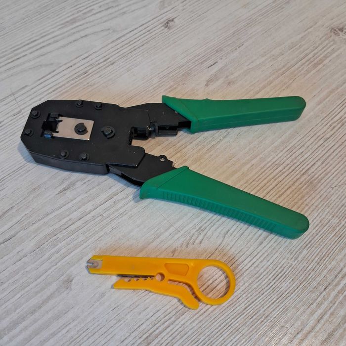 Плоскогубцы сетевые для интернет кабеля