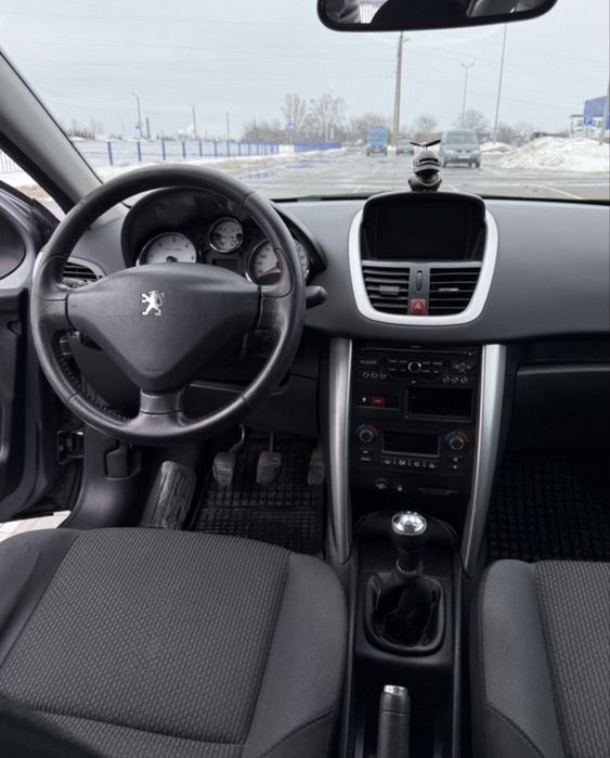 Продам економний та надійний Peugeot 207 SW 2011 року випуску.