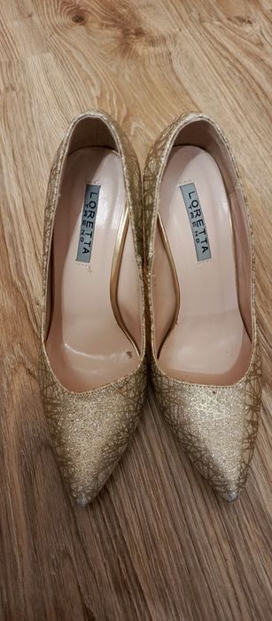 Взуття жіноче в гарному стані