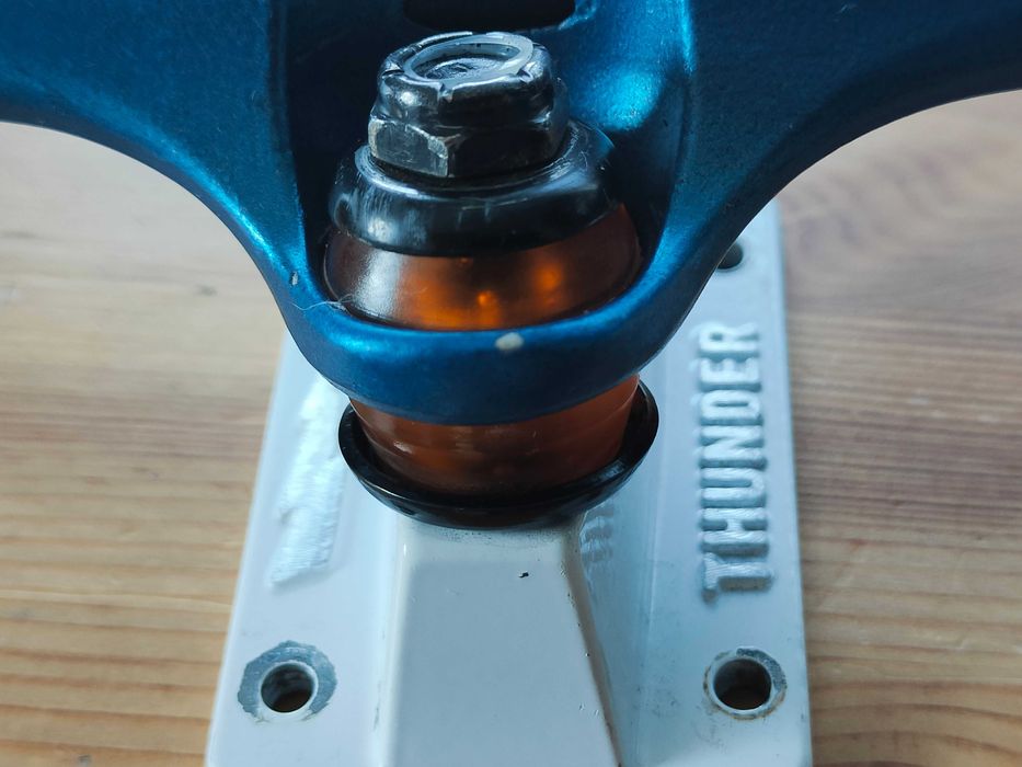 Trucki Thunder Aftershock 147 deskorolka skate