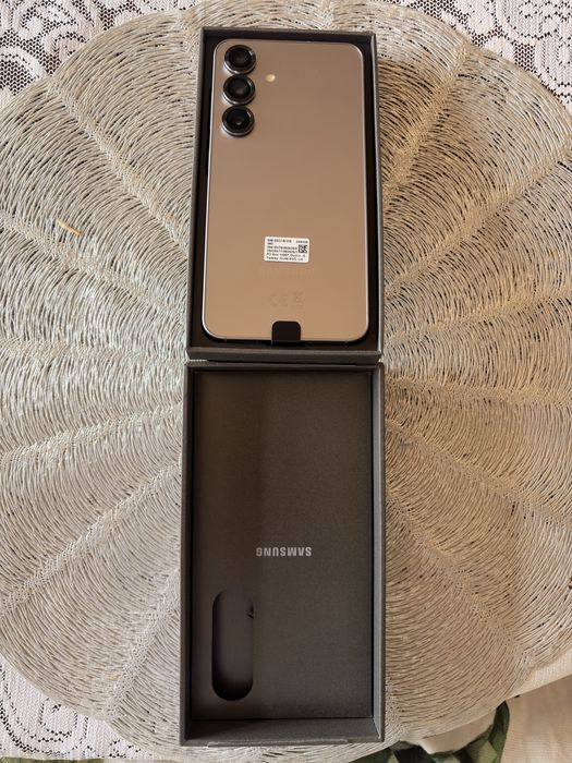 Vendo Samsung S25 12/256 Silver Shadow NOVO