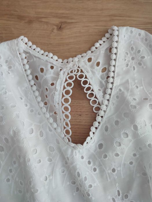 Vestido branco bordado Boho costas nuas