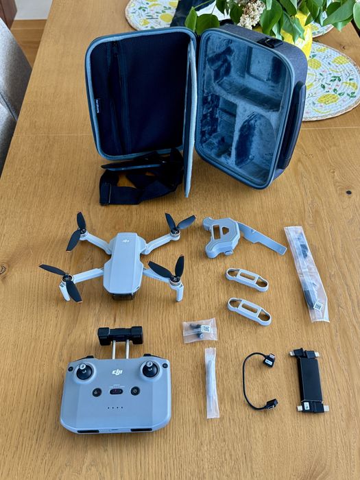 Dron DJI Mini 2, pokrowiec, mały przebieg