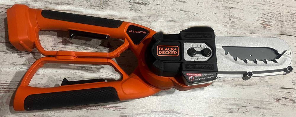 **Акумуляторна пилка-ножиці Black+Decker LLP120 Alligator 20V MAX**