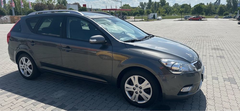 KIA Ceed SW  2011