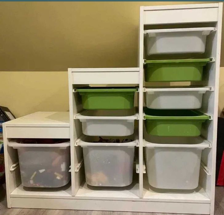 Regał Ikea Trofast wraz z pojemnikami