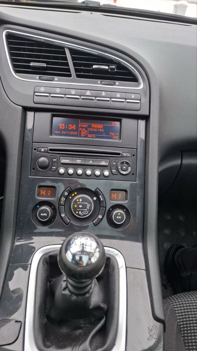 Пежо 5008 1.6 бензин 12 рік 7 місць