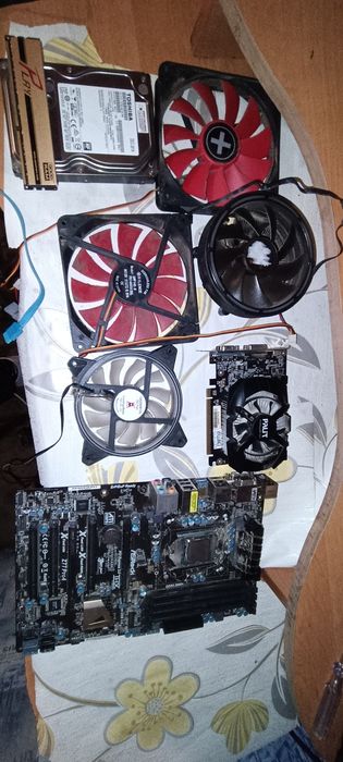 По частям 550 грн это за мать цена