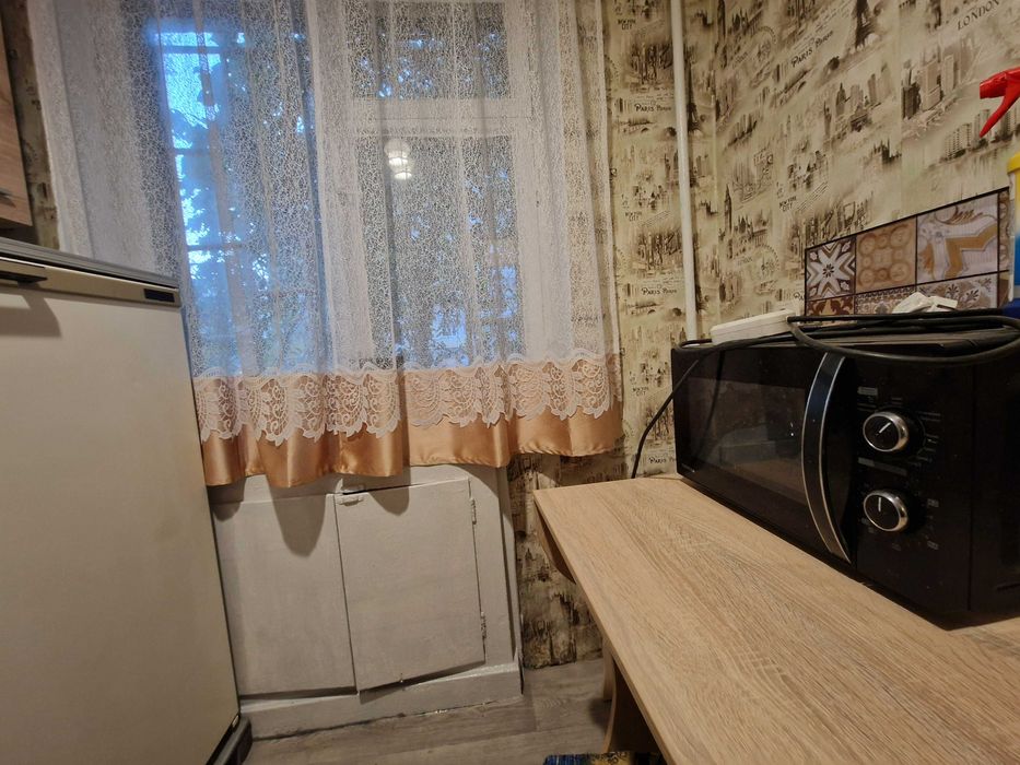 Сдам 1 комнатная свежий косметический ремонт