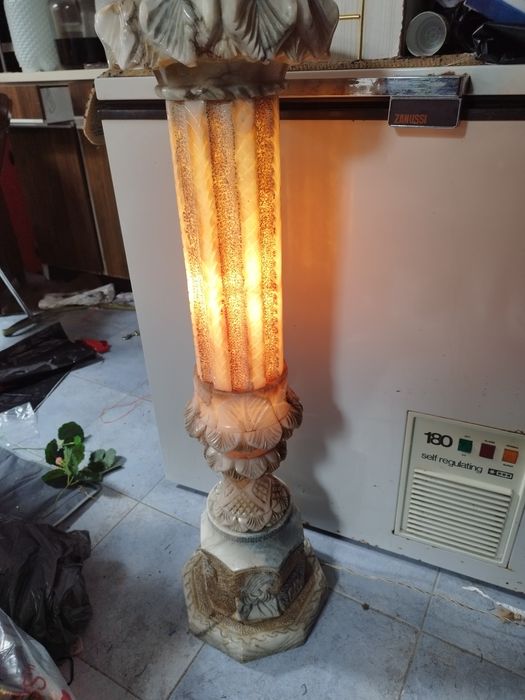 Candeeiro em pedra eletreficado