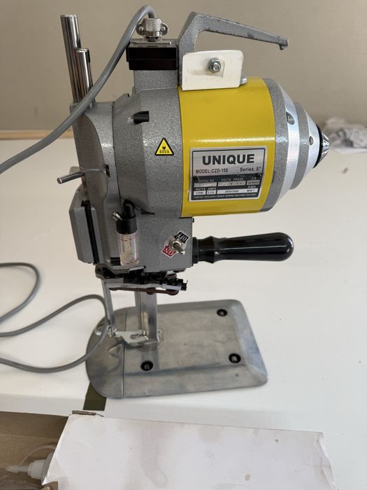 Vendo maquina  de corte nova, pouco uso