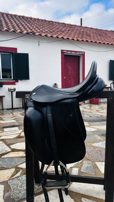 Vendo selim de dressage