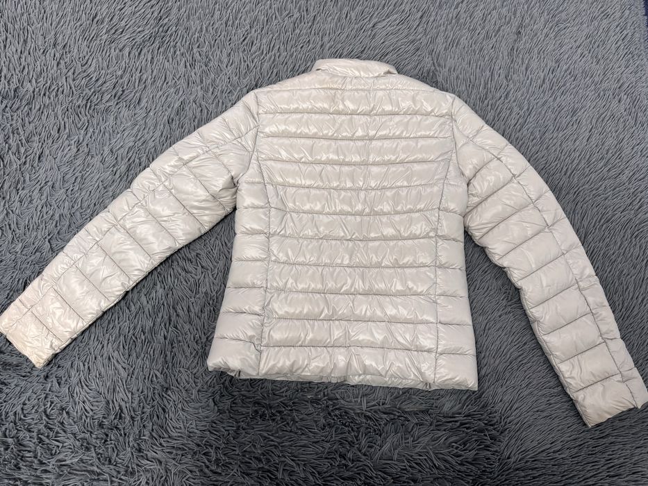 Продам куртку mango