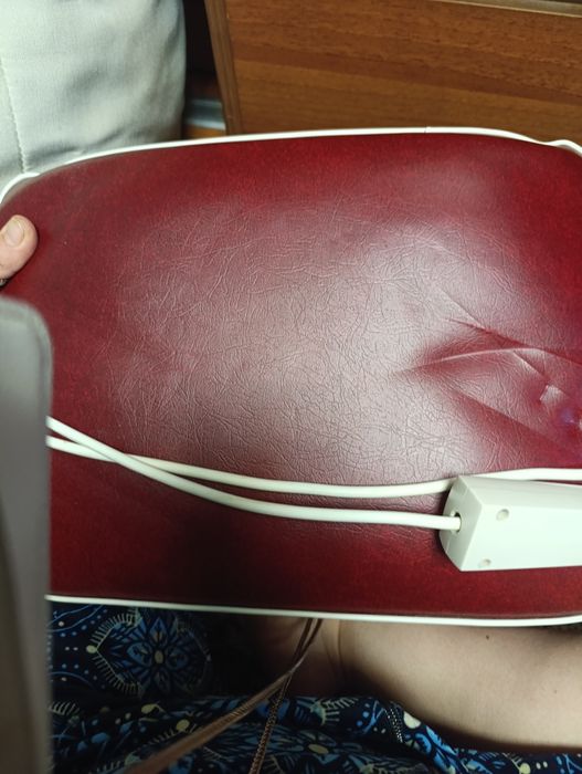 Масажна подушка з прогріванням