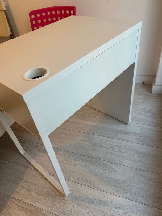 Secretaria e Cadeira Ikea Escritório Home Office Portátil