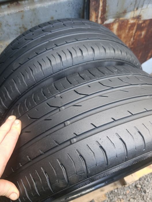 225/50/17 Continental premium contact 2