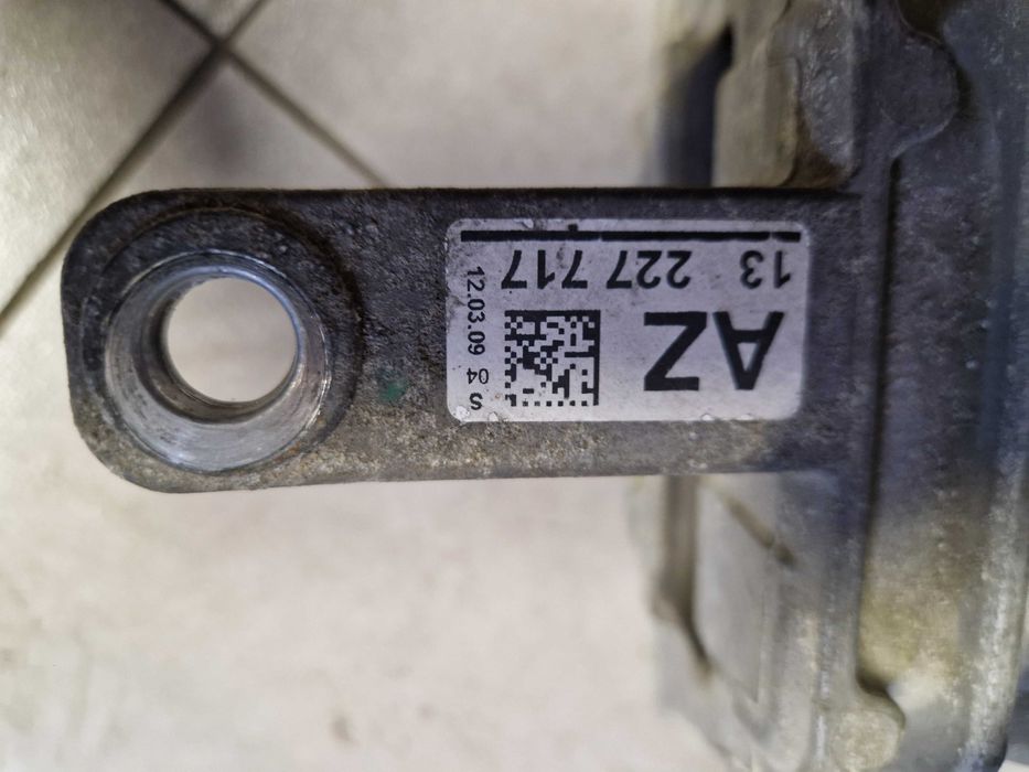 Łapa poduszka silnika Opel Insignia A 2.0 CDTI 130 KM 1322.7717