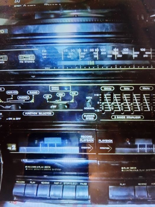 Продаеться двухкасетний магнітоіон Токуо тих часів!самовиввіз.!