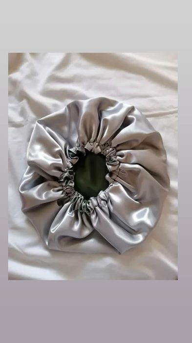 Toucas de cetim reversíveis