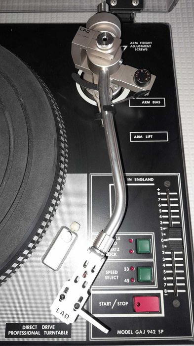 Professional Sound System (500W Amplifier + Turntable + Light Sequencer + 8 Projectors + 4 Speakers, 500W Each)63824737735681120