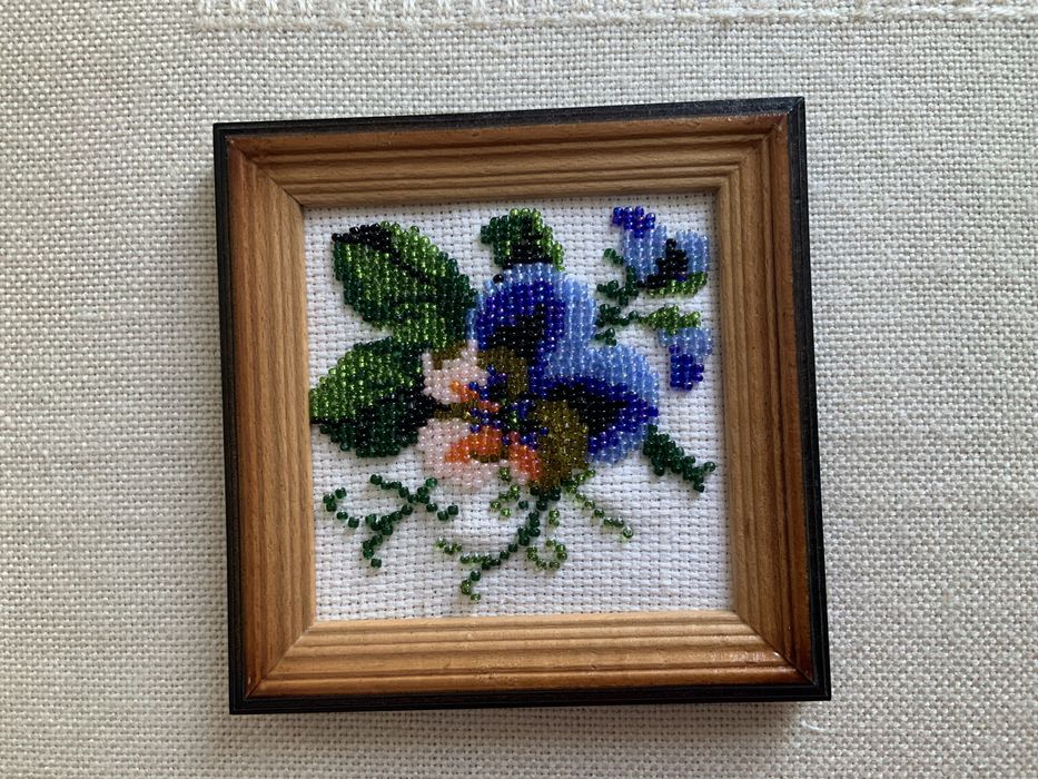 Картини вишиті лєнтами
