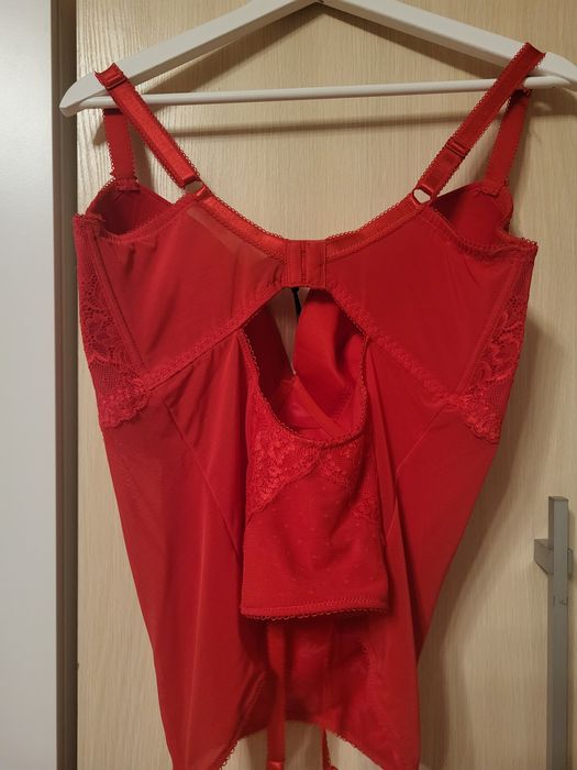 Biustonosz-gorset na fiszbinach rozmiar 36GG