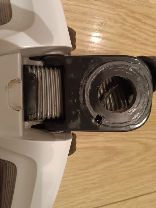 // Odkurzacz pionowy Electrolux ErgoRapido - turboszczotka