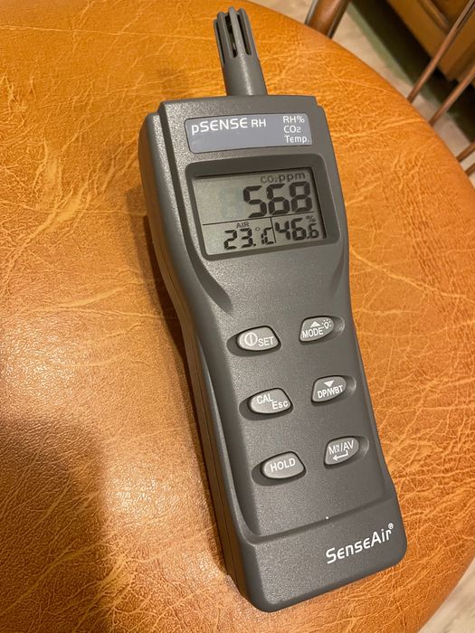 Profesjonalny miernik powietrza SenseAir pSENSE RH CO2