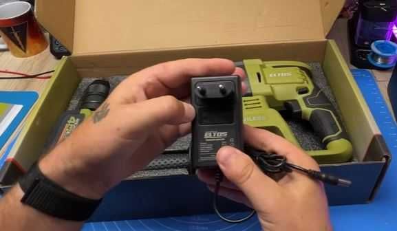 Акумуляторний перфоратор eltos па-20/26 dfr bl безщітковий АКБ 4А і ЗП