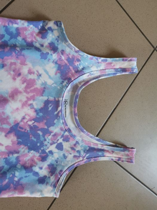 Obcisły top sportowy na ramiączkach kolorowa bluzka bokserka bez rękaw