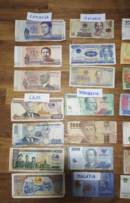 Várias notas do mundo