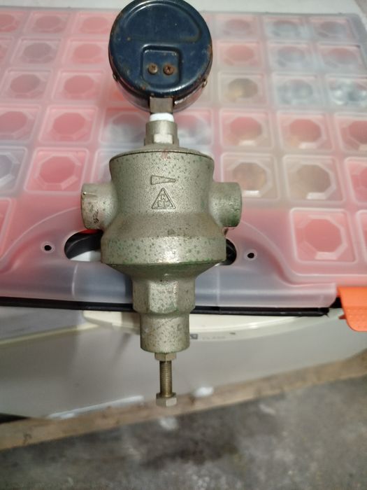 Válvula redutora de caudal