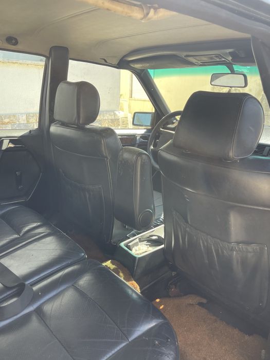 Mercedes 250TD 124